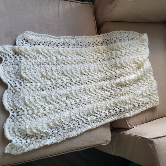 Knitted scarf - Picture 2 of 2